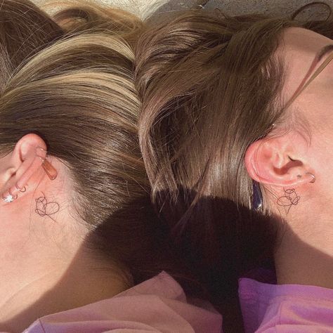 Best Friend Behind The Ear Tattoos, Matching Behind Ear Tattoos, Matching Ear Tattoos, Bts Matching Tattoos, Best Friend Tattoos Behind Ear, Tatoos Behind The Ear, Bts Love Yourself Tattoo, Matching Bts, Bts Tattoo Ideas