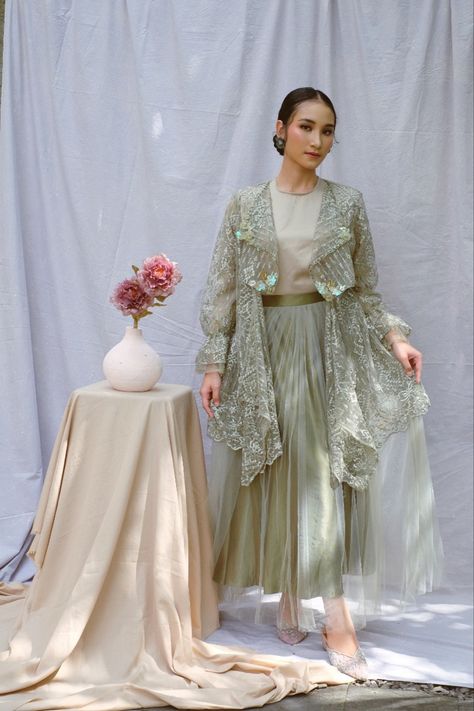 Sage Dress Hijab, Dress Hijab Sage, Kebaya Sage Green Hijab, Sage Green Kebaya, Dress Nikahan, Kebaya Sage, Inspirasi Bridesmaid, Dress Wisuda, Outer Tulle