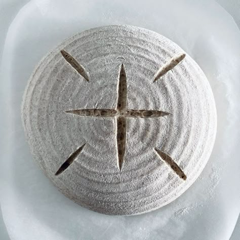 Bread Art 30 by Whisk Fever - boule before baking - cross design Cross Sourdough Scoring, Boule Scoring Patterns, Simple Sourdough Scoring, Scored Bread, Boule Scoring, Sourdough Art, Sourdough Designs, Bread Design Ideas, Scoring Patterns