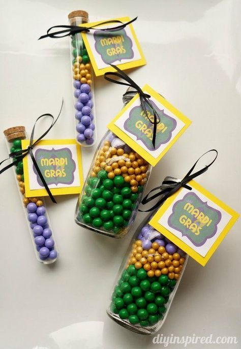 Mardi Gras Free Printable Mardi Gras Party Outfit, Mardi Gras Theme Party, Mardi Gras Party Favors, King Cake Bites, Mardi Gras Diy, Throw Me Something Mister, Mardi Gras Party Ideas, Mardi Gras Recipes, Couples Masquerade Masks