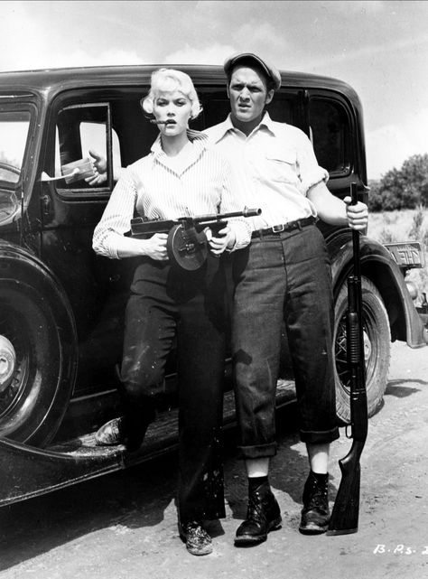 Sports Architecture, Bonnie Parker, Funny Lockscreen, Bonnie And Clyde, Art Literature, Bonnie N Clyde, Film Festivals, Ava Gardner, Love Film