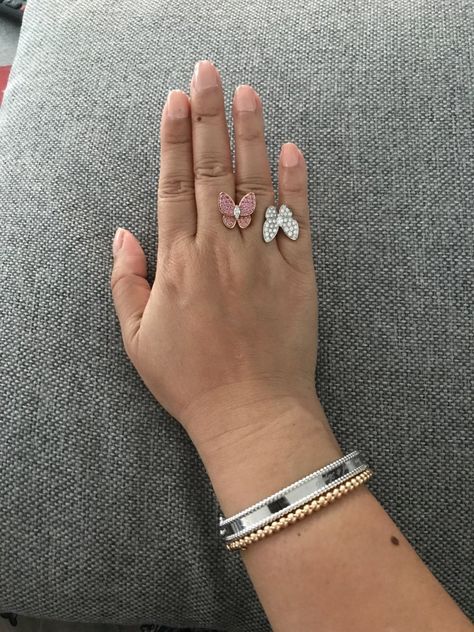 Signature Ring, Van Cleef And Arpels Jewelry, Signature Rings, Style Français, Van Cleef And Arpels, Butterfly Ring, Local Jewelry, Van Cleef, Pink Butterfly