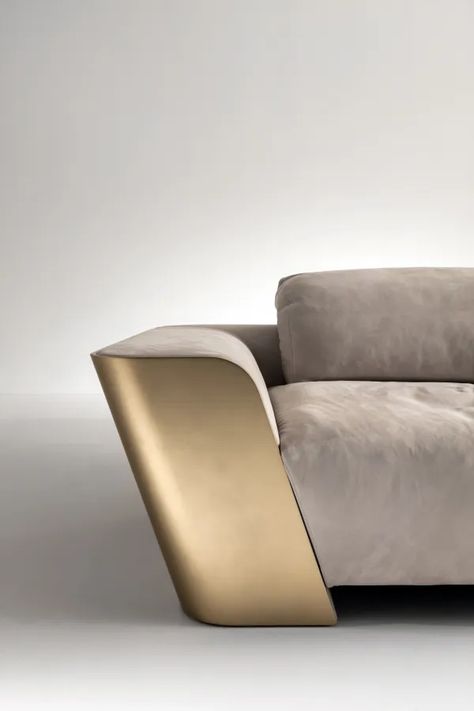 Modern White Sofa, Gold Furniture, White Sofa, Modern Sofa Designs, Leather And Wood, White Sofas, Low Tables, Luxury Sofa, Sofas And Chairs