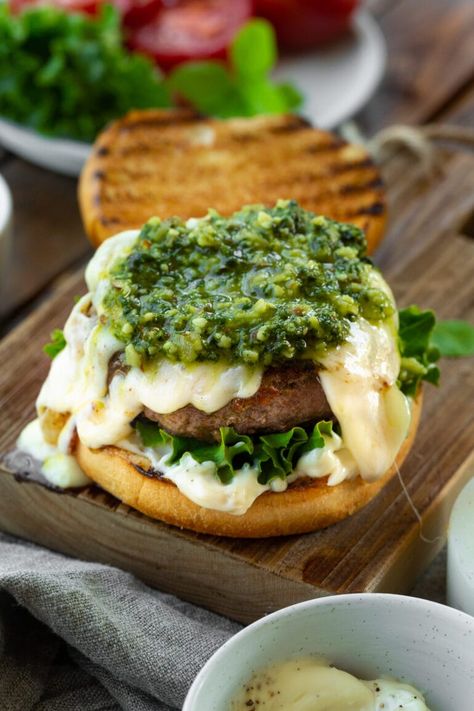 Summer Burger Recipes, Pesto Burger, Pesto Burgers, Fancy Burgers, Caprese Burger, Burger Bites, Garlic Pesto, Oh Sweet Basil, Chefs Plate