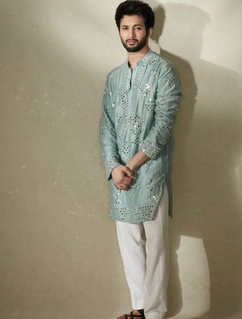 Roka Dress For Men, Diwali Mens Kurta, Diwali Outfit For Boys, Sangeet Night Outfit For Men, Unique Kurta Designs For Men, Diwali Kurta For Men, Diwali Outfits Men, Kurta Ideas, Formal Dress For Men