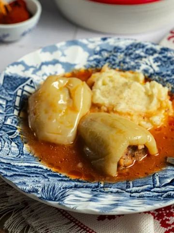 Croatian Stuffed Peppers in Tomato Sauce Croatian Stuffed Peppers, Serbian Stuffed Peppers, Serbian Cuisine, Cooking Stuffed Peppers, Food And Mood, Serbian Recipes, Croatian Recipes, Cabbage Rolls, Tomato Ketchup