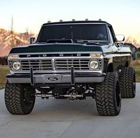 Auto Jeep, Vintage Chevy Trucks, Custom Lifted Trucks, Trucks Lifted Diesel, Classic Ford Trucks, Old Ford Trucks, Old Pickup Trucks, Truck Yeah, Jacked Up Trucks