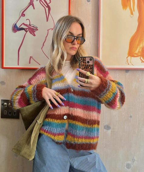 Fashion Figures, Whimsical Fashion, Fall Fits, Knit Outfit, Colourful Outfits, Knit Sweater Cardigan, Outfits Casuales, Colorful Sweaters, Autumn Winter Fashion