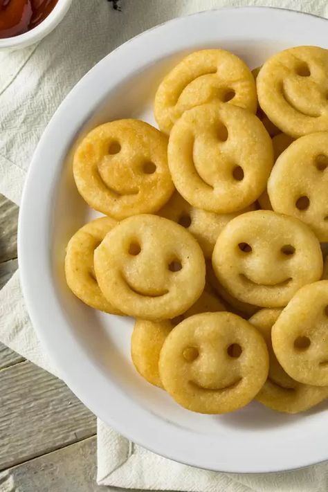 Crispy Air Fryer Smiley Fries. Smiley Fries, Fat Burger, Kids Dinner, Cooks Air Fryer, Scotch Eggs, Sausage Patty, Ground Sausage, Cold Appetizers, High Protein Breakfast