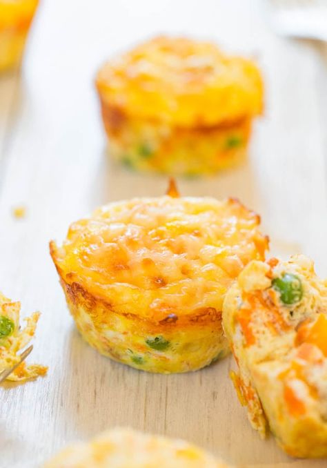 100-Calorie Cheese, Vegetable and Egg Muffins (GF) - Healthy, easy & only 100 calories! You'll want to keep a stash on hand! Egg Muffins Healthy, Pastas Recipes, Averie Cooks, 100 Calorie, Mini Quiche, Egg Muffins, Diet Vegetarian, 100 Calories, Healthy Lunch