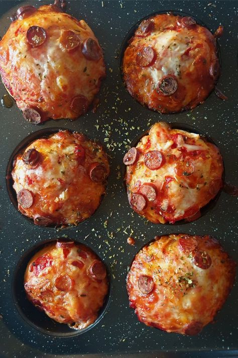 Made with delicious pizza sauce, twiggy sticks and mozzarella, these pizza poppas are the ultimate multiverse treat! Pizza Balls Dr Strange, Polka Dot Pizza Dippers, Pizza Balls, Crazy Puffs Pizza, Pepperoni Pizza Biscuit Bites, Pizza Bun Mixture, Pizza Ball, Burger Dogs, Tea Time Food