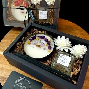 handmade candle gift set for her Wax Sachet, Black Gift Bags, Wax Tablet, Pottery Candle, Candle Gift Box, Gift Sets For Her, Handmade Soy Candle, Candle Art, Spa Gifts Set