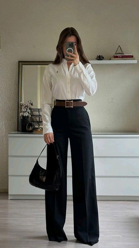 Outfit Formal Mujer, Cute Professional Outfits, Old Money Outfits, Classy Winter Outfits, Corporate Attire, Stylish Work Attire, Corporate Outfits, Business Casual Outfits For Work, Casual Day Outfits