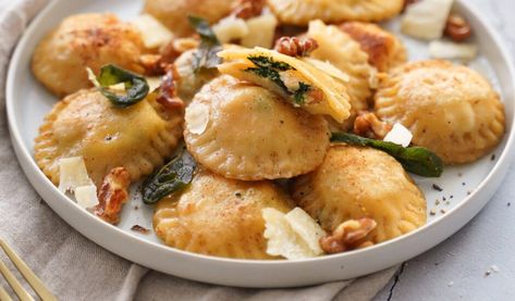 Salmon Ravioli Recipes, Homemade Ravioli Dough, Spinach Ricotta Ravioli, Spinach And Ricotta Ravioli, Ravioli Dough, Baking Savory, Sage Butter Sauce, Spinach Ravioli, Ricotta Ravioli