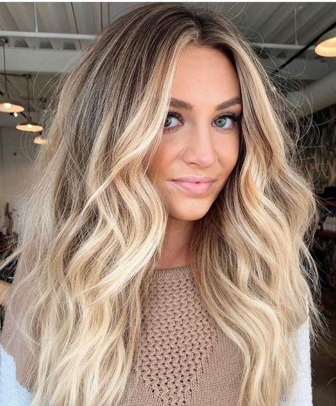 Tan Skin Blonde Hair, Money Piece, Dirty Blonde Hair, Blonde Hair Inspiration, Balayage Hair Blonde, Blonde Hair Looks, Long Blonde, Long Blonde Hair, Hair Inspo Color