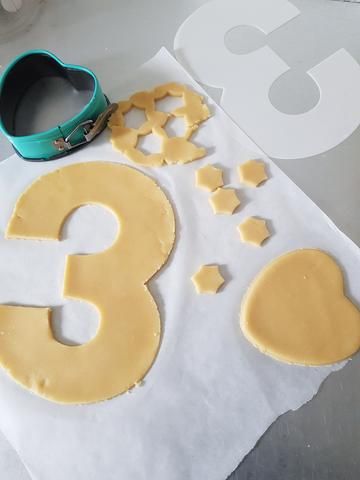 Bolognese Pasta, Rodjendanske Torte, Number Birthday Cakes, Cookie Cake Designs, Cake Lettering, Birthday Baking, Cookie Cake Recipe, Cake Easy, Number Cake