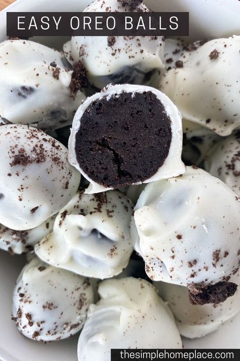 Home Made Oreos Recipe, Simple Oreo Dessert, How To Make Oreo Balls, Family Dessert Ideas, Party Recipes Appetizers, Best Oreo Balls, Best Desserts For A Crowd, Oreo Balls Recipe 3 Ingredients, Crumbl Recipes