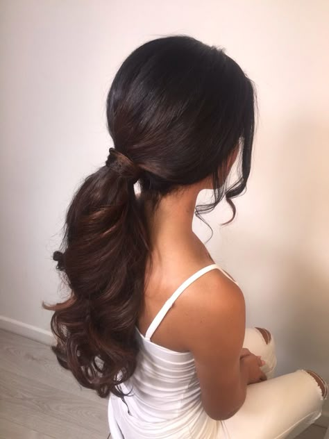 Pinterest @SoRose95 Cute Ponytail Hairstyles, Half Up Half Down Hair Prom, Hairstyles Ponytail, Graduation Hairstyles, Long Dark Hair, Penteado Cabelo Curto, Hairstyles Wedding, Wedding Hairstyles For Long Hair, Easy Hairstyles For Long Hair