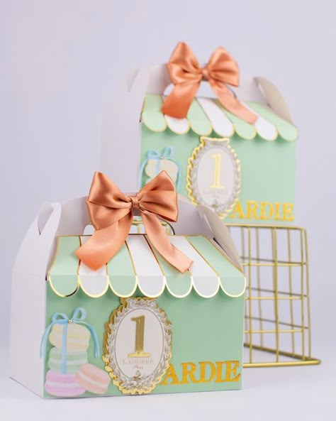 Custom Gable Boxes, Gable Boxes Ideas, Anna Birthday, Spongebob Party, Party Boxes, Birthday Party Packs, Paris Birthday, Tea Party Theme, Party Stationery