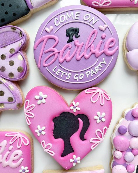 Disco Barbie Cookies, Barbie Cookies Decorated, Barbie Cookies, Cutout Cookie, Flower Cake Decorations, Heart Sugar Cookie, Fondant Flower Cake, Barbie Theme Party, Princess Cookies