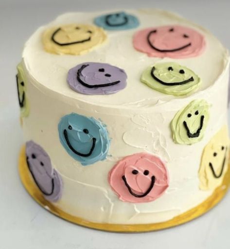 Happy Face Cake, Smile Cake, Checkered Cake, Alien Cake, 15th Birthday Cakes, 8th Birthday Cake, Small Birthday Cakes, Face Cake, Teen Cakes