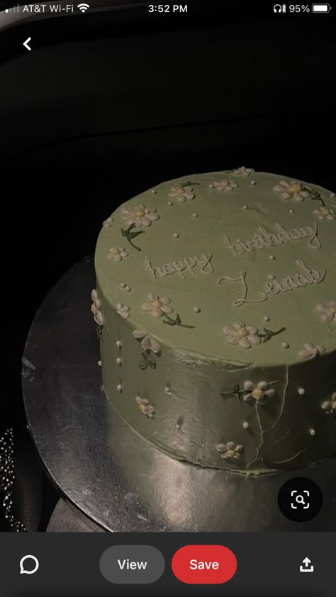 Sage Green Birthday Cake, Birthday Kek, Sage Green Cake, Minimalist Birthday Cake, Spring Cake Designs, Green Birthday Cakes, Round Birthday Cakes, 19th Birthday Cakes, Old Nyc