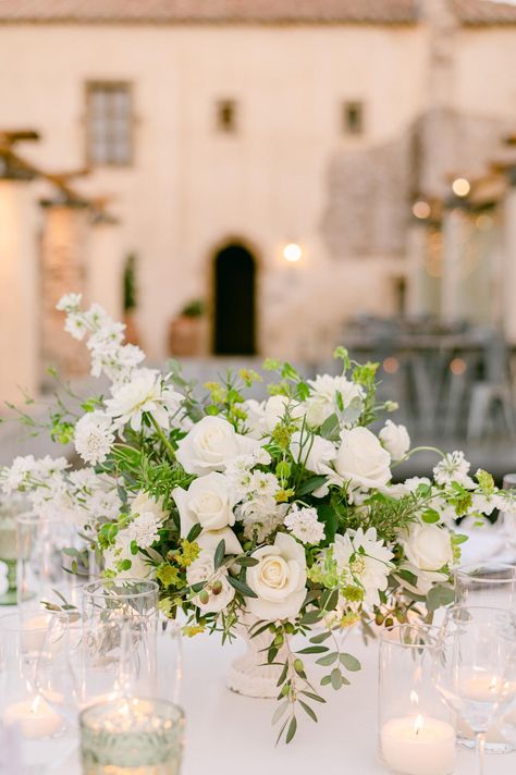 White Wedding Arrangements, Green And White Wedding Flowers, White Wedding Flowers Centerpieces, Monemvasia Greece, White Flower Centerpieces, Intimate Garden Wedding, White Wedding Centerpieces, Greenery Wedding Centerpieces, White Floral Centerpieces