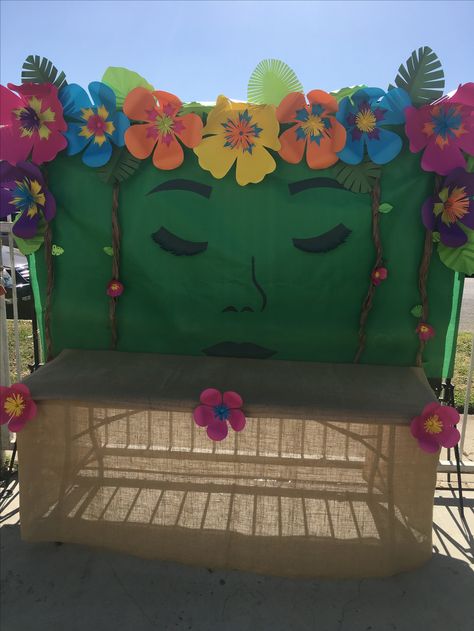 Moana backdrop Moana Trunk Or Treat Ideas, Moana Classroom Door, Moana Trunk Or Treat, Moana Float Parade, Moana Homecoming Float, Moana Mural, Moana Jr Set Design, Moana Stage Design, Moana Backdrop