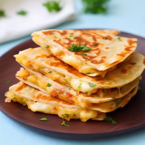 Potato Quesadilla Recipes, Potato Wraps Recipes, Poolside Sandwiches, Quesadillas Vegetarian, Quesadilla Ideas, Mexican Quesadilla Recipes, Potato Quesadilla, Quesadilla Cheese, Oven Roasted Pulled Pork