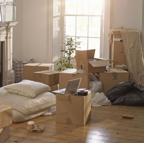 Downsizing House, Honeycomb Shades, Moving Boxes, Moving In Together, Apartment Aesthetic, Moving Tips, Moving Company, Moving House, Moving Out