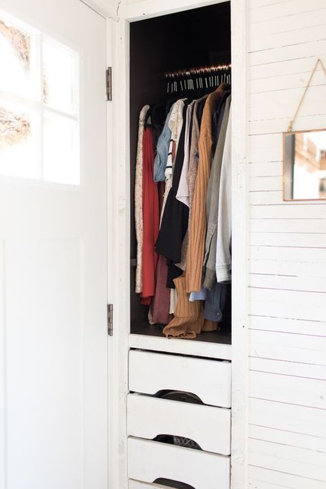 Tiny Home Wardrobe Ideas, Tiny Closet For Two People, Van Closet Ideas, Tiny House Closet Ideas Space Saving, Skoolie Closet Ideas, Tiny Home Closet, Tiny Bedroom Closet, Landing Cupboard, Super Tiny Bedroom