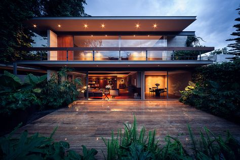 Casa Sierra Leona-Jose Juan Rivera Rio-02-1 Kindesign Modern Concrete House, Mexico House, Modern Architecture Design, Concrete House, Sierra Leone, House Designs Exterior, Metropolis, Mexico City, Modern House Design