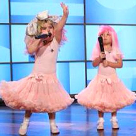 Rosie grace& Sophia grace Sophia Grace And Rosie Costume, Sofia Grace And Rosie, Sophia Grace And Rosie, Sofia Grace, Sophia Grace, Awesome Pictures, Halloween Costumes For Teens, These Girls, Nicki Minaj