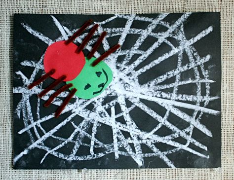 Very Busy Spiderwebs art activity inspired by The Very Busy Spider by Eric Carle - offtheshelfblog.com Spiders Preschool, Eric Carle Crafts, Eric Carle Art, Eric Carle Activities, The Very Busy Spider, Spider Activities, Spider Theme, Craft For Toddlers, Spider Crafts