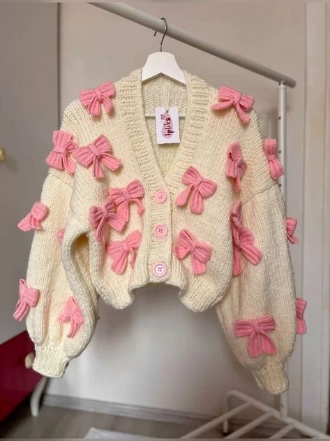 Crochet Sweater Design, Vintage Crochet Patterns, Crochet Clothing And Accessories, Cute Dress Outfits, Crochet Fashion Patterns, Quick Outfits, Easy Trendy Outfits, Crochet Inspo, Crochet Clothing