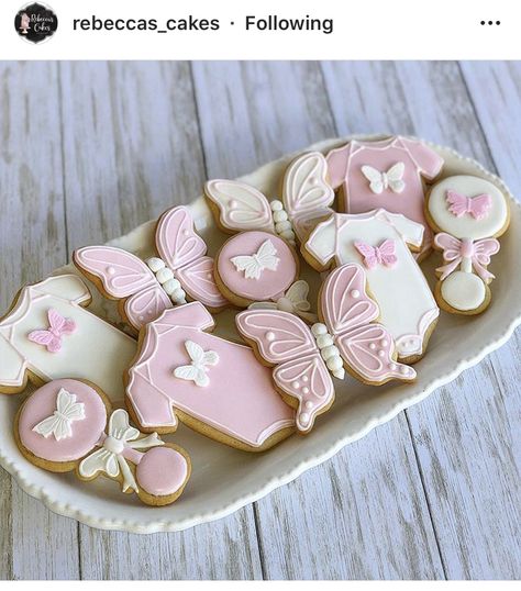 Butterfly Baby Shower Cookies, Insect Cookies, Baby Shower Snacks, Bear Baby Shower Theme, Butterfly Cookies, Baby Shower Dessert Table, Butterfly Invitations, Baby Shower Purple, Butterfly Baby Shower