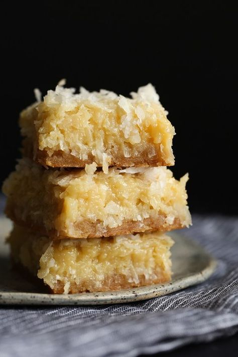 Coconut Recipes Dessert, Coconut Dessert, Coconut Cake Recipe, Coconut Desserts, Coconut Bars, Dessert Bar Recipe, Custard Cake, Bar Cookies, Cookie Bar Recipes