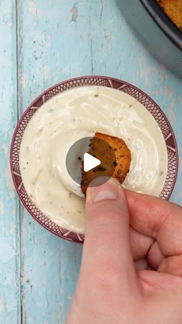 Mediterranean Recipes Diet on Instagram: "Replying to @✈️💥🏢🏢 Garlic Bread Bagel Bites! 🧄🥯 

🥯 Slice 2 bagels into ‘chips’
🧄 Add your chopped bagels to a bowl with 2 tsp each garlic granules and parsley, 1 tsp oregano and 75g parmesan
🥯 Drizzle with olive oil - or even better, garlic oil - and toss together to coat
🧄 Air-fry at 170C for 5 mins until crispy (you may need to do in batches depending on the size of your air-fryer)
🥯 We served ours with a delicious garlic dip!
By: @thisisplanetfood
———————
You love healthy food but don’t have more time 
👉 Follow my page to get tips to help you
———————
#mediterranean#mediterraneo#mediterraneanfood#healthy#healthyfood#healthylifestyle#healthyeating#healthyliving#healthyrecipes#healthylife#healthybreakfast#glutenfree#greekfood#healt Garlic Bread Bagel, Mediterranean Recipes Diet, Baked Breads, Bagel Bites, Garlic Dip, Recipes Diet, Garlic Oil, Follow My Page, Mediterranean Diet Recipes