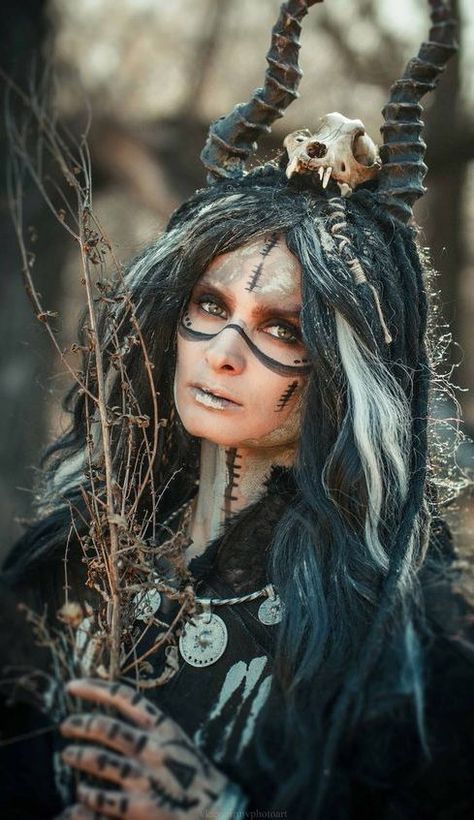 Viking Halloween Costume, Medieval Witch, Witch Cosplay, Viking Dress, Barbie Wedding Dress, Witch Diy, Barbie Wedding, Pagan Witch, Viking Style