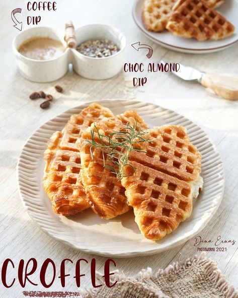 Croffle Photography, Croissant Waffle, Waffle Logo, Coffee Content, Pizza Photography, Food Photography Dessert, Food Photoshoot, Dessert Photography, Coffee Menu