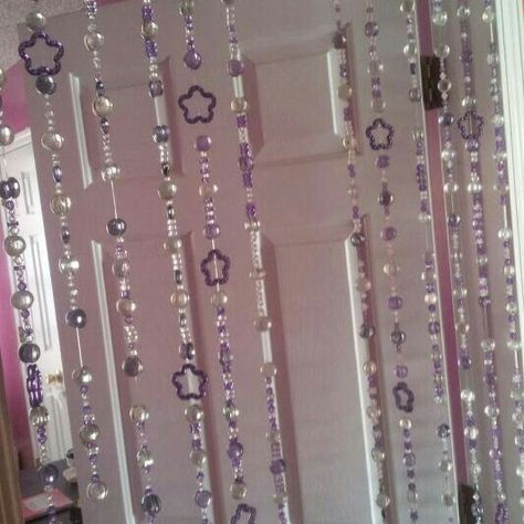 Heart Curtain Beads, Heart Doorway Beads, Door Beads Y2k, Beaded Door Curtains Aesthetic, Curtain Beads Bedrooms, Door Way Beads, Y2k Beaded Curtains, Door Curtain Beads, Bead Curtain Doorway Aesthetic