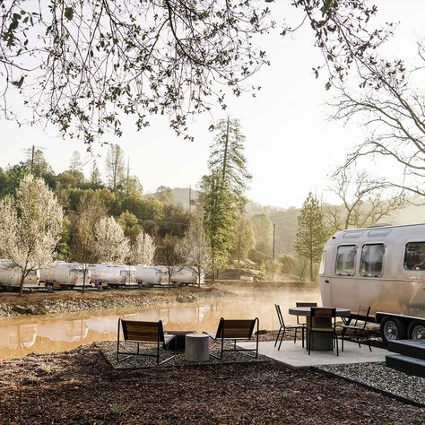 As stunning as Yosemite National Park is, it’s never been served by accommodations you would describe as stylish. AutoCamp changes that all at once, with its fleet of custom-designed Airstream trailers and a mid-century modernist-inspired Clubhouse that will have you wondering if it might not be time for the Park Service to update its architectural style. River Hotel, Yosemite California, Airstream Trailers, Hotel California, Luxury Boutique Hotel, Free Hotel, Yosemite National, Bar Lounge, Yosemite National Park