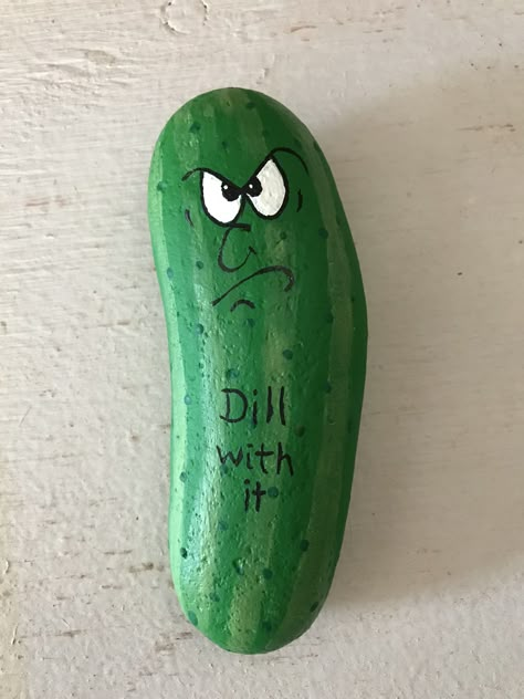 Mad Dill Rock by Sabrina Pickle Rock Painting Ideas, Pickle Painted Rock, Snake Head Painted Rock, Acrylic Painting Rocks, Garden Rock Art, Diy Rock Art, Painted Rock Animals, Rock Painting Ideas, Stone Art Painting