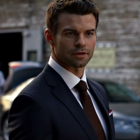 Vampire Diaries Elijah, Daniel Gilles, Elijah Vampire Diaries, Tvd Men, The Mikaelsons, Elijah Mikaelson, Vampire Diaries Guys, Man In A Suit, Starting Line