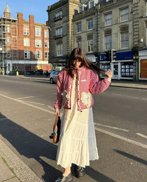 Winter Girly Outfits, Girly Vintage Outfits, Spring Outerwear, Color Outfits, Lookbook Inspiration, Brighton Uk, Trendy Fits, Heart Pocket, Perfect Coat