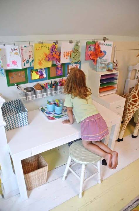 Eleanor's Art Space Reveal Kids Art Area, Kids Art Corner, Kids Art Space, Display Area, Playroom Art, Playroom Storage, Playroom Organization, Kids' Desk, Kid Desk