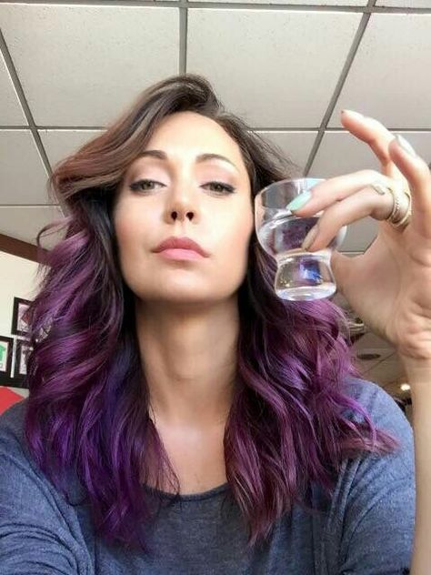 Jessica Chobot Jessica Chobot, Hair Color For Fair Skin, Blonde Gif, Honey Balayage, Millionaire Dating, Ash Hair Color, Hair Color Purple, Short Hair Color, Ombre Balayage