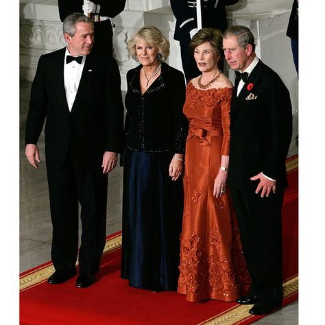 gallery_1_1 First Lady Portraits, Alex Wong, Presidents Wives, American First Ladies, Laura Bush, Prinz Charles, Prince Charles And Camilla, George W Bush, First Ladies