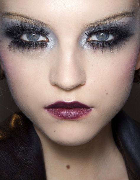 Perfect NYE look: super faux-lashes, silverish eyeshadow and deep burgundy/purplish lips Fluffy Eyelashes, Christian Dior Makeup, Concept Shoot, Silver Eyeshadow, Couture Makeup, Runway Makeup, Dior Makeup, Love Makeup, Artistry Makeup