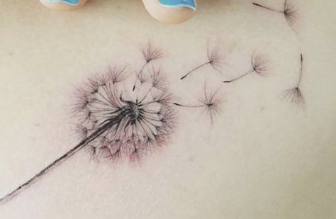 Chest Tattoo Designs Female, Dandelion Tattoo Design, Wörter Tattoos, Clavicle Tattoo, Vogel Tattoo, Tattoos To Cover Scars, Tattoo Shading, Dandelion Tattoo, Bff Tattoos